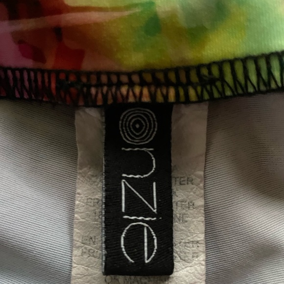 Onzie 209 Delicious Floral Crop Legging - Picture 5 of 6